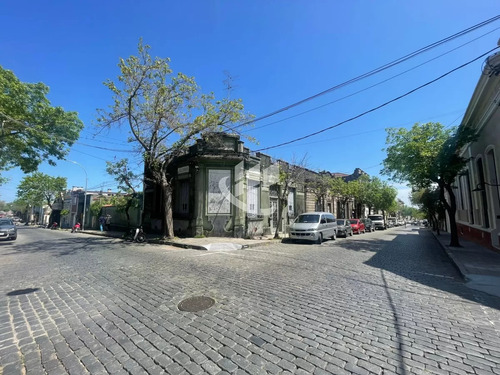 Excepcional Esquina Con 81 M2 De Frente