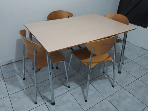 Mesa Con 4 Sillas