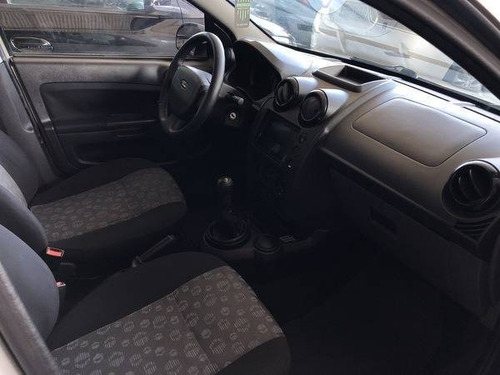 Imagem 8 de 9 de Ford Fiesta 1.6 Rocam 8v Flex 4p Manual