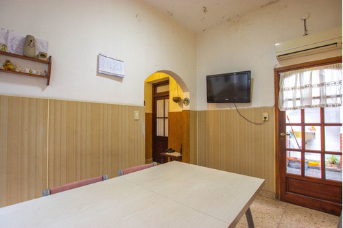 Imagen 13 de 30 de Venta Casa Lote Propio 7 Ambientes En Pompeya