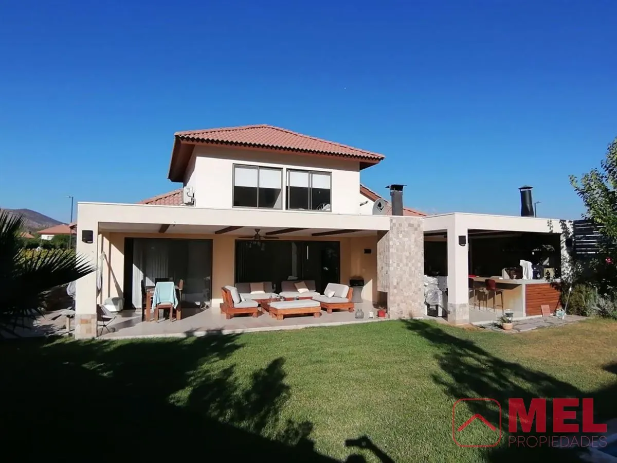 Imagen 1 de 28 de Casa En Venta De 3 Dorm. En Santa Elena, Colina