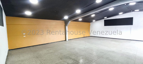 Local Comercial En Venta En Las Mercedes Cabudare Consta De 3 Locales En Uno Con Maravillosa Distribución, Área De Cocina, Oficina Y Un Baño Gabriela C.