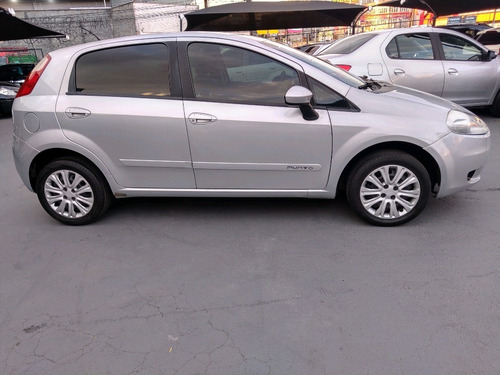 Imagem 4 de 8 de Fiat Punto Attractive 1.4 Flex Manual