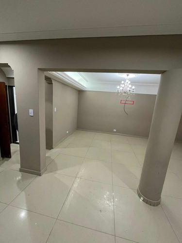 Imagen 12 de 29 de Casa En Venta - 6 Dormitorios 5 Baños - 300mts2 - Tablada