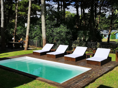 Alquilo Casa Pinamar Golf A 500mts Playa Ufo Beach. P/hasta 9 Pers. 4 Dorm + 4 Bños (c/depto Inden) 2 Garage Cerrados Pileta Climatiz 8mts+ C/ Quincho Disponible A Partir 04/03