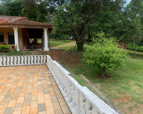 Imagem 3 de 30 de Chácara A Venda Na Estrada Para Itatiba, Bairro Biriça Do Campinho Em Bragança Paulista, Apenas 12 Km Do Centro Da Cidade. Casa Com 3 Dormitórios, 2 S - Ch00050 - 68960716