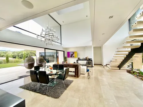 Casa En Venta En Las Palmas. Cod V11277