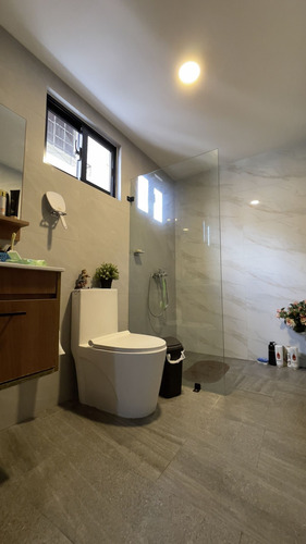 Exclusivo Apartamento Con Terraza En Bella Vista, Santo Domingo