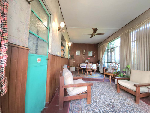 Venta Casa A Refaccionar Sobre Gran Lote Arbolado