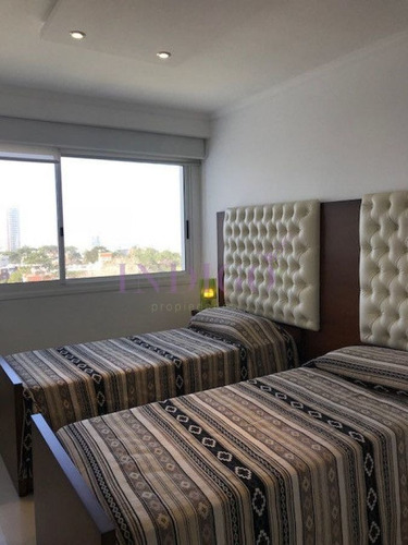 Imagen 15 de 17 de Departamento En Venta En Playa Mansa, 2 Dormitorios Y Medio.