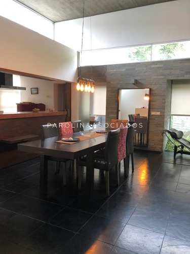 Moderna Casa En San Rafael - Ref: 2869