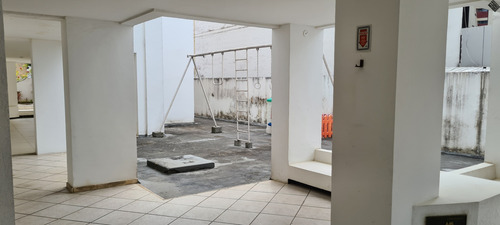 Imagem 21 de 24 de 2 Quartos, Nascente, Dependência Completa, Excelente Localização, 1 Vaga, Pituba - Ap00730