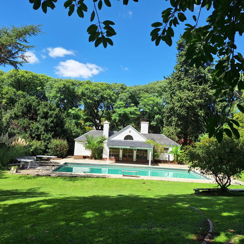 Importante Residencia En Venta En San Isidro, De Libertador Al Rio