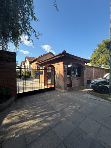 Venta Triplex En Barrio Village San Lorenzo Apto Credito
