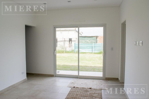Imagen 13 de 22 de Casa En Venta A Estrenar En San Ramon, Pilar Del Este