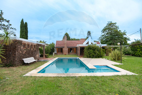 Casa En Venta La Plata