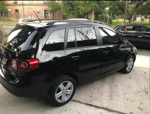 Volkswagen Suran 1.6 Imotion Highline 11c 2010