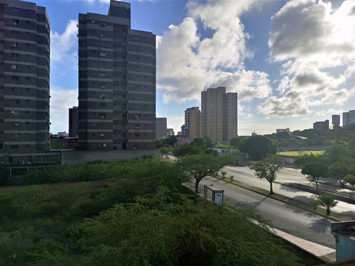 Hotel En Venta En Av. 4 De Mayo, Isla De Margarita