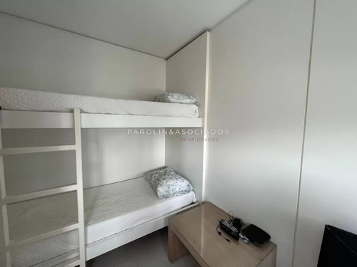 Apartamento De 3 Dormitorios En Edificio Pez Espada, Punta Del Este.