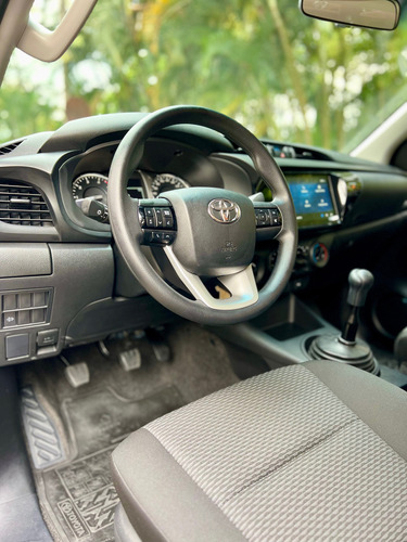 Toyota Hilux 2.4 HILUX 2.4 DIESEL ESTACAS 4x4 FULL EQUIPO