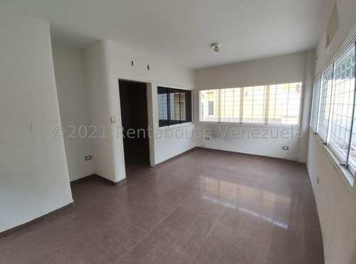 Imagen 6 de 21 de Casa En Venta En El Limón, Av. Universidad, Maracay, 22-14660 Mv