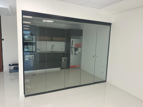 Imagen 3 de 16 de Oficina De Lujo A Estrenar En Amaneceres Office!!! Con 2 Cocheras!!!