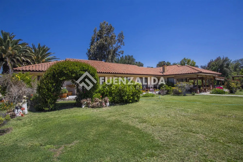 Parcela Venta En Batuco, 4 Dormitorios Y 5 Baños. Piscina.