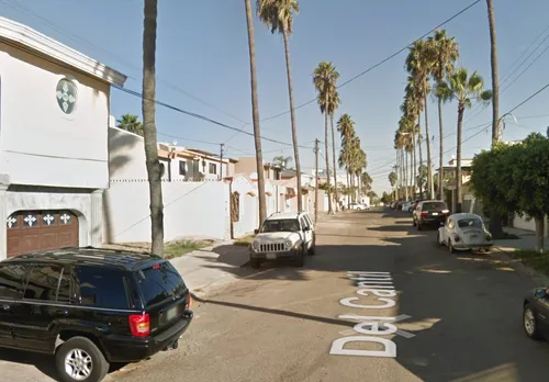 ¡¡atención Inversionistas!! Lujosa Y Amplia Casa En Remate Bancario Col. Jardines Playas De Tijuana, Tijuana.