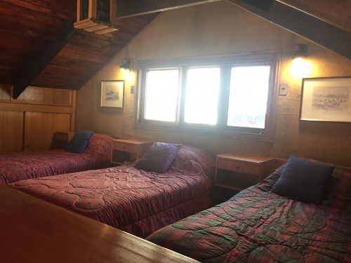 Casa En Venta De 4 Dorm. En Lo Barnechea