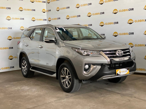 Imagem 3 de 10 de Toyota Hilux Sw4 2.8 Srx 4x4 7 Lugares 16v Turbo