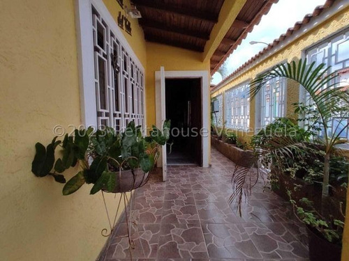 Imagen 5 de 27 de Amplia Casa En Venta Urb. Piedra Pintada La Victoria 23-18371 Ejc 04243439046