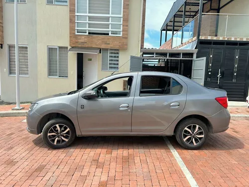 Renault Logan 1.6 Privilege / Intens
