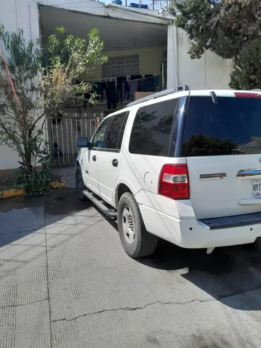 Ford Expedition 5.4 xlt v8 piel 4x2