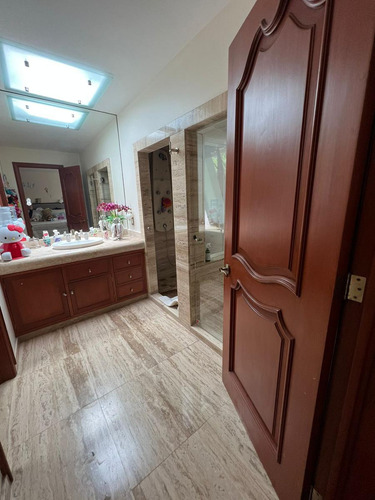 Venta De Casa En Fraccionamiento San Carlos En Metepec