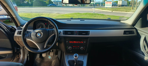BMW 323i 2.5 323 sedan Executive m/t