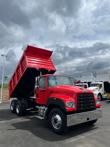 comprar Freightliner 114 Sd Rojo Volteo De 14 Mts