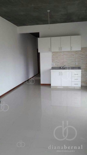 Imagen 6 de 20 de Punta Del Este, Apartamento En Pinares Con Estufa Y Parrillero Propio.- Ref: 54557