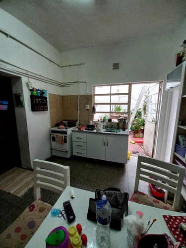 Imagen 4 de 10 de Ph Dos Ambientes Con Patio En Plena Estacion De Lomas!