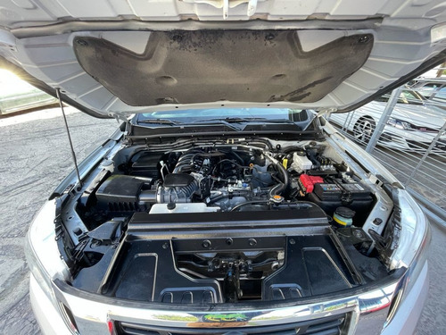Imagen 11 de 12 de Nissan Np300 Frontier 2019 2.5 Le Aa Mt