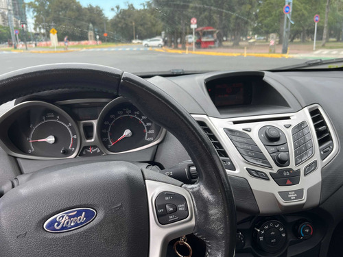 Imagen 18 de 19 de Ford Fiesta 1.6 Kinetic Titanium
