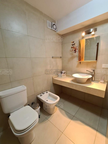 Departamento En Venta Ubicado En Centro De Bariloche, Bariloche