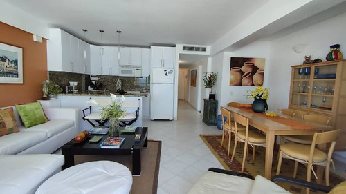 Apartamento En Alquiler Vacacional En Cimarron Suite, Playa Parguito