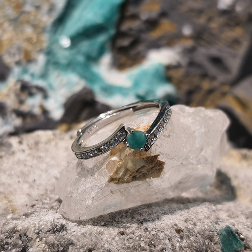 Anillo Hermoso De Plata Con Esmeralda Colombia