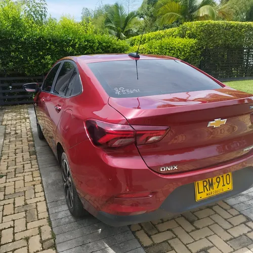 Chevrolet Onix 1.0T Premier Sedan At