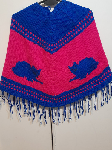 Poncho Tejido A Mano. Talle 6/8 Años. Azul Y Fucsia. 