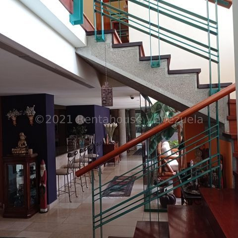 Imagen 11 de 14 de Casa Venta Tzas. Del Club Hípico Mls #22-7700 Hermosa Quinta Totalmente Remodelada, Con Hermosas Áreas Verdes, Sala De Juegos, Cuarto Para El Chofer O Vigilante.