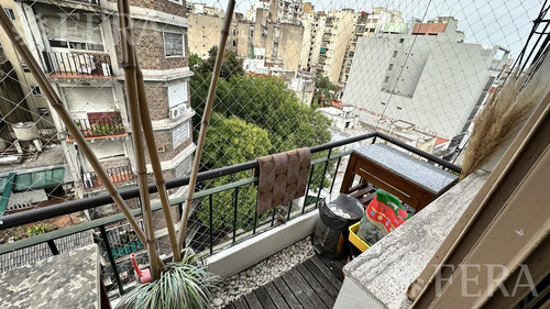 Venta De Departamento De 2 Ambientes Con Balcón En Balvanera