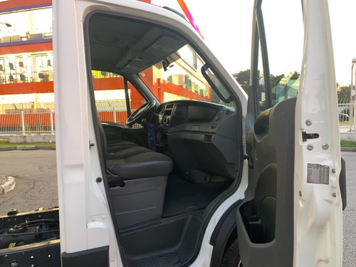 Imagem 5 de 11 de Iveco Daily 35s14