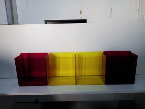 Imagem 4 de 5 de Conjunto Caixa Em Acrílico Colorida De Parede