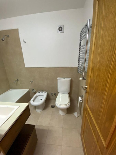 Imagen 19 de 24 de Inmejorable Departamento En Venta De 5 Ambientes En Quilmes Con Vista A Uruguay